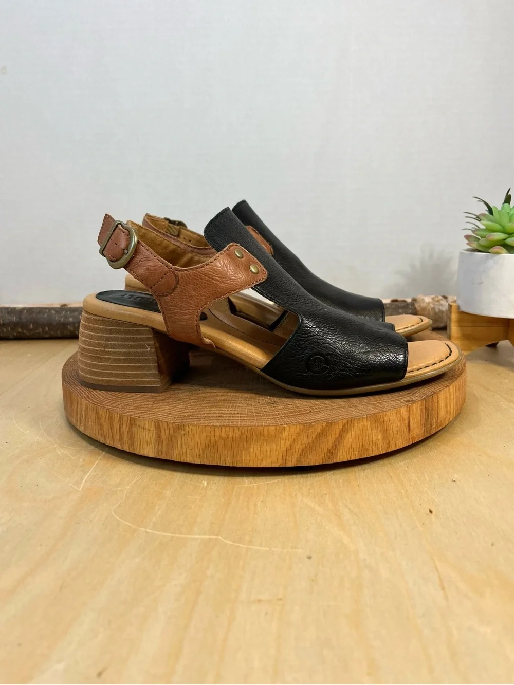 NWOB Born Women's Sylvie Slingback Sandals Size 9 Black/ Brown Leather